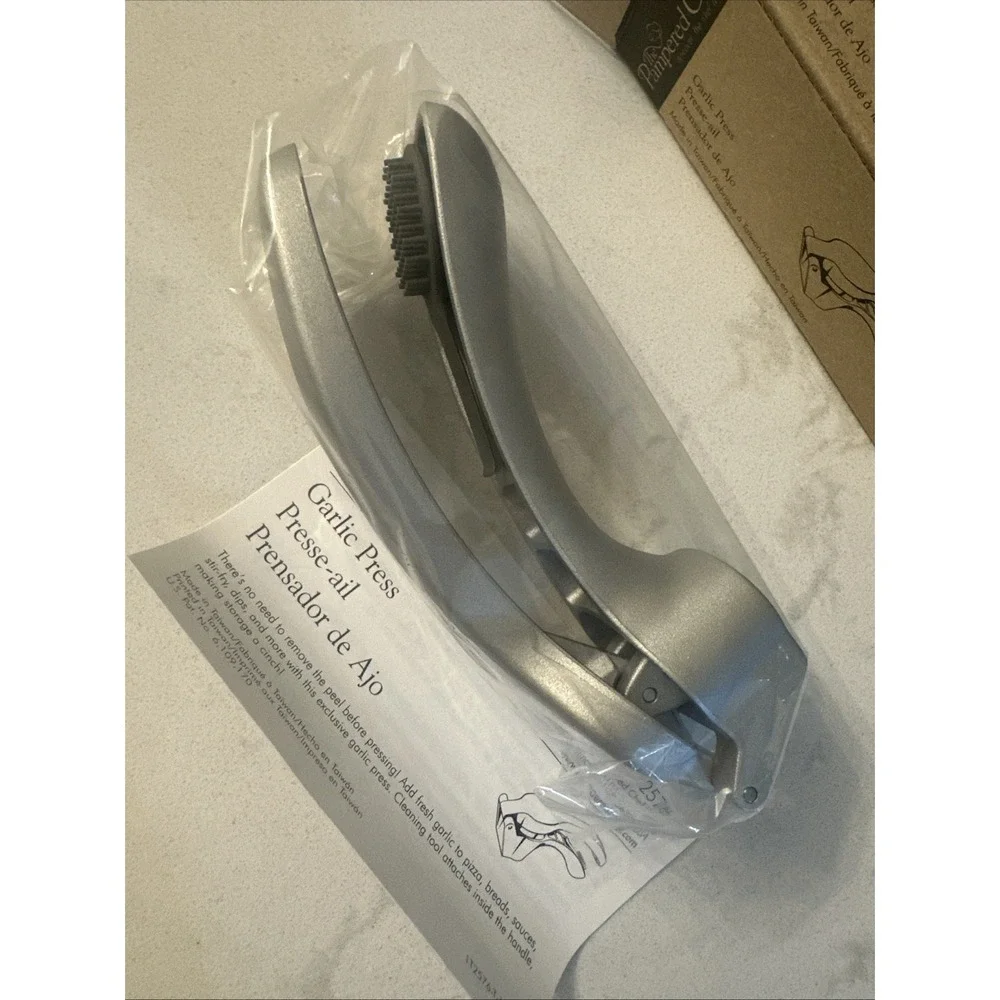 Pampered Chef 2576 Garlic Press Silver Aluminum with Cleaning Tool NIB